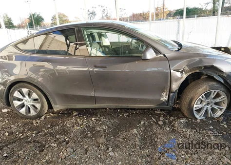 2023 Tesla Model Y из США, поврежденный, VIN 7SAYGDEE8PF861550